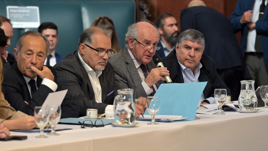 Pasó a la firma en el Senado el proyecto para pagar la deuda con dinero fugado.