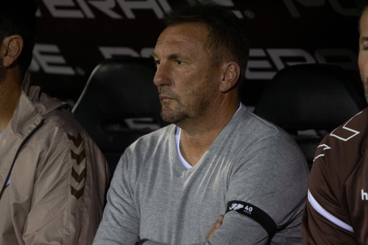 Platense: Claudio Spontón y su cuerpo técnico decidieron no continuar al frente del primer equipo