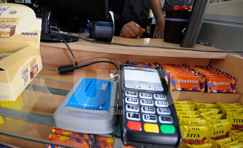 Republicanos Unidos impulsa una Ley para eliminar el impuesto de sellos al consumo con tarjeta