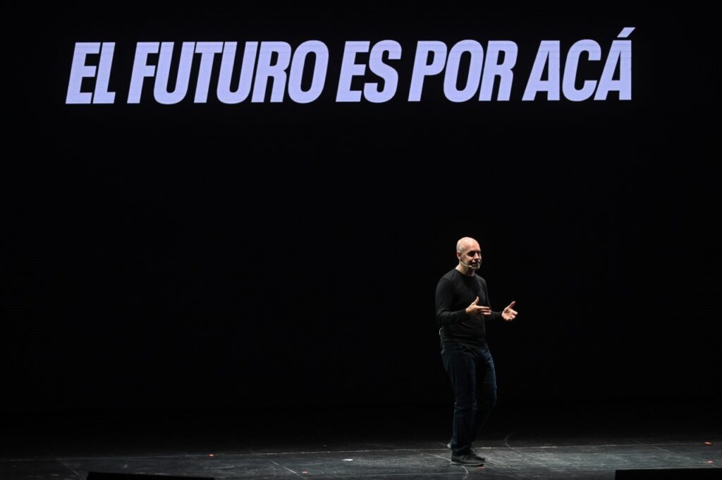 Con traje de candidato Larreta presentó el plan “Buenos Aires+”