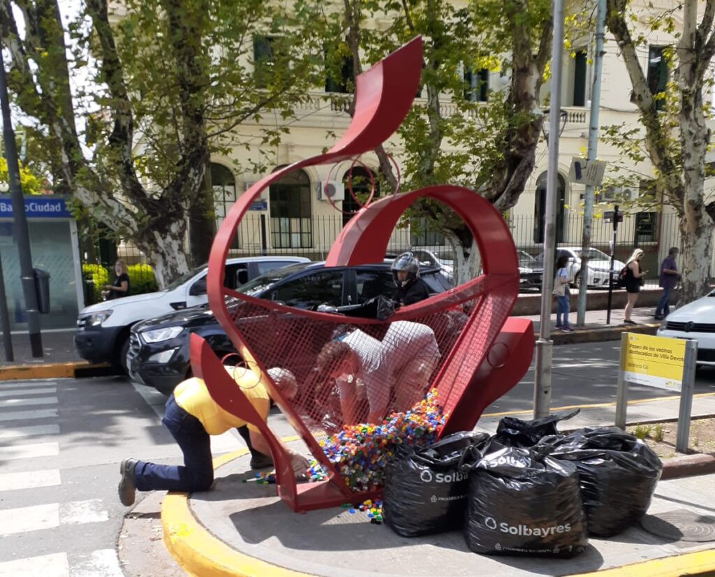 Un corazón solidario para la Comuna 11