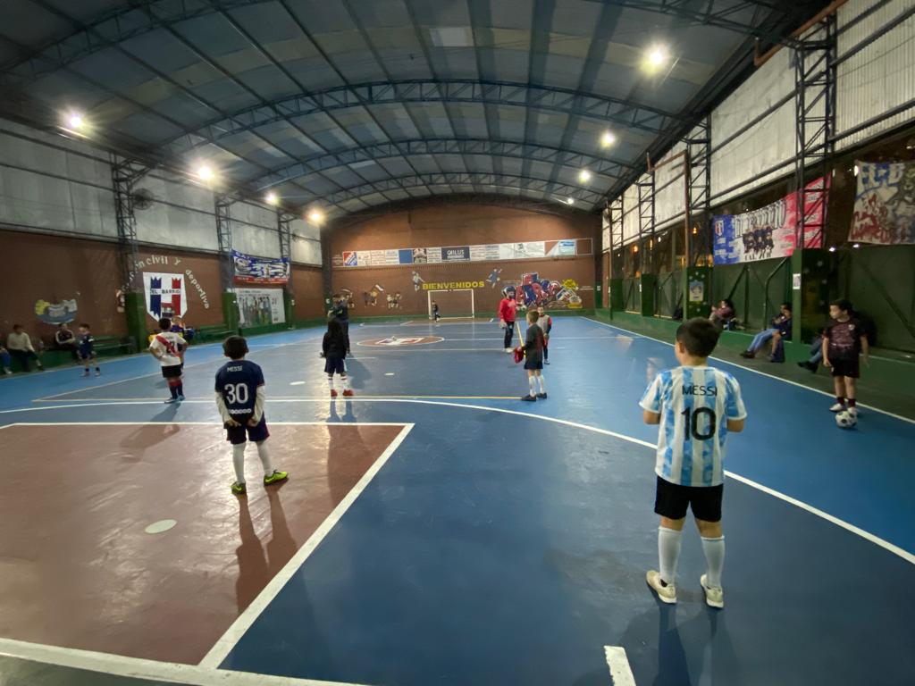 Una ley para proteger a los clubes de barrio