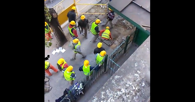 Críticas al GCBA por la reposición de baldosas: “¿Este es el Plan, romper veredas sanas y rehacerlas?”