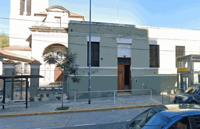 Detienen a un hombre por acosar a una estudiante