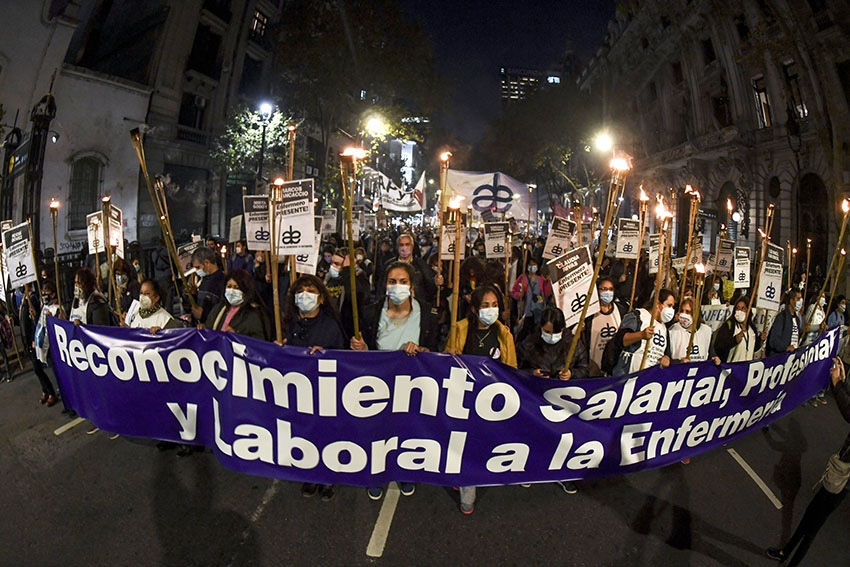 Tercera marcha de antorchas por reconocimiento profesional a la Enfermería