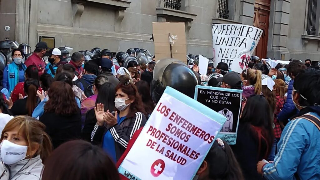 Enfermeros se movilizarán a la Legislatura porteña por mejoras salariales