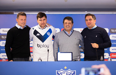 El Cacique Medina ya es el nuevo DT de Vélez Sarsfield