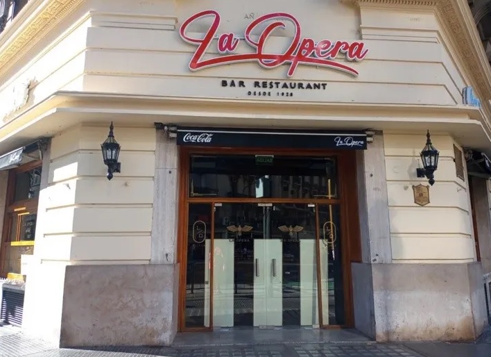 Callao y Corrientes: tras las remodelaciones, reabre el Bar La Ópera