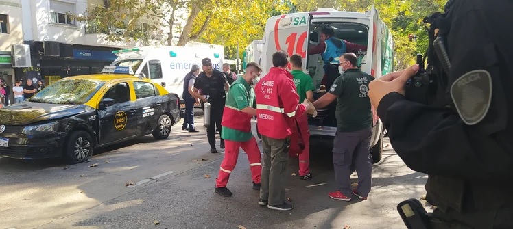 Murió el taxista que se descompensó y atropelló a tres estudiantes en Palermo