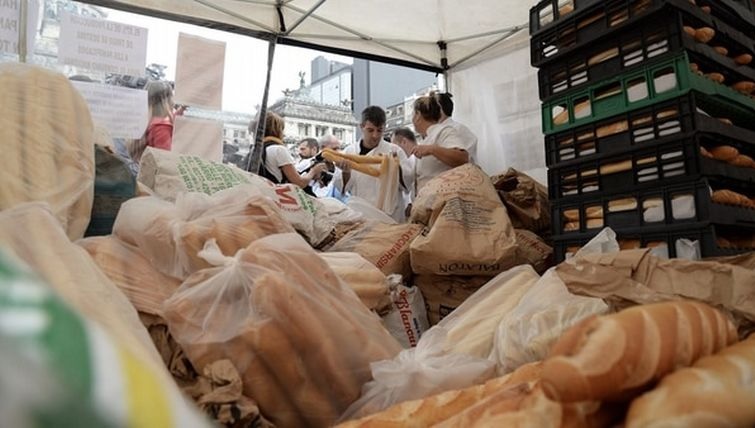 Panazo nacional en Retiro: venden el kilo de pan a $150