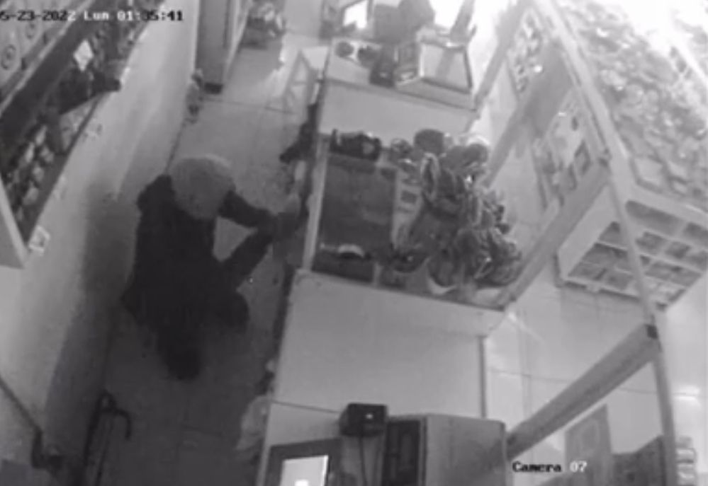 Video: roban un local en Villa del Parque