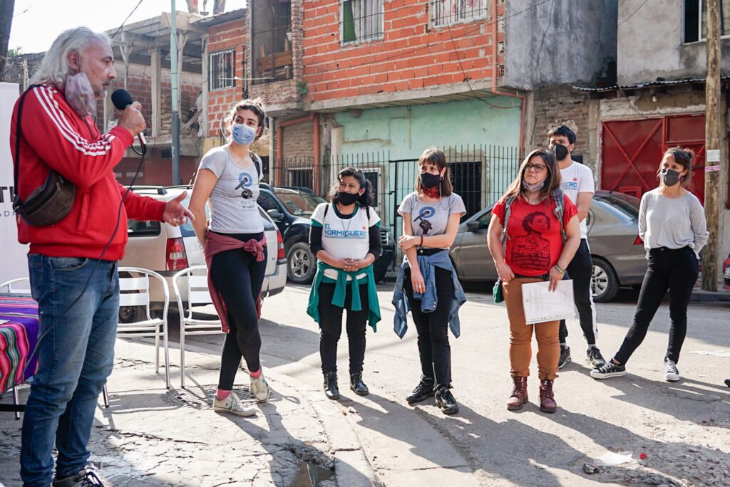 Villa Soldati: denuncian que empleados porteños agredieron a trabajadores que colocaban fibra óptica