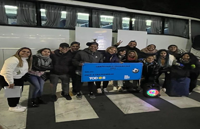 Jóvenes de la Comuna 8 partieron al mar