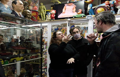 Visita guiada al museo de juguetes con interpretación en lengua de señas