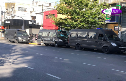 Operativo en Flores incautan indumentaria apócrifa