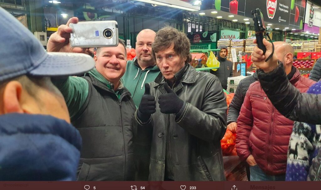 Tras la visita de Milei y con críticas a la UTT, libertarios porteños piden informes sobre el Mercado Central