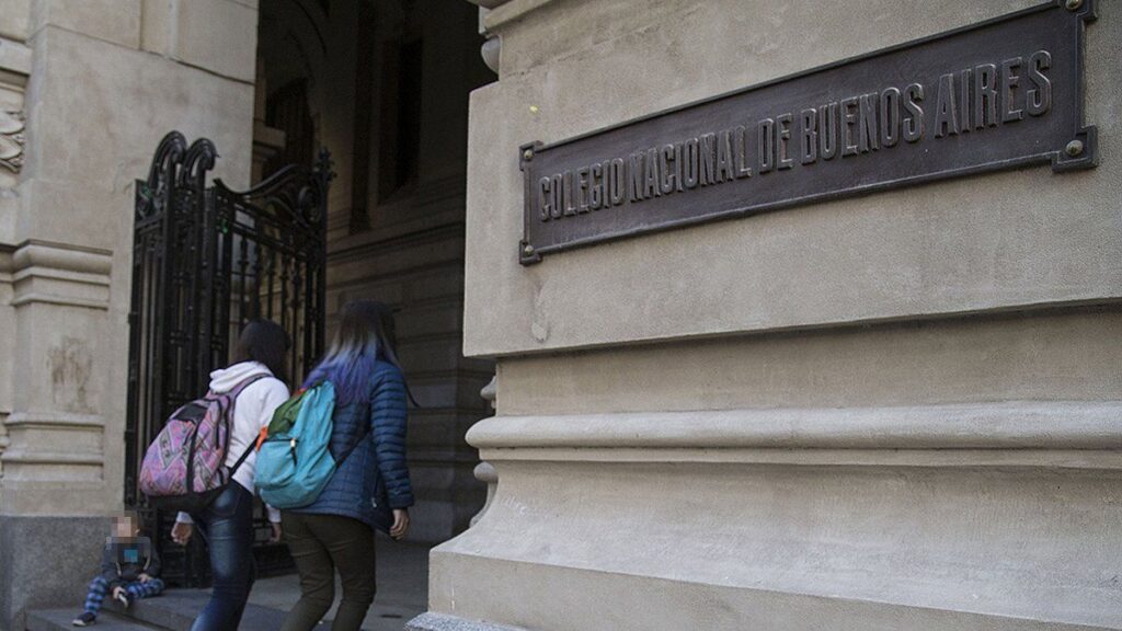 Nacional Buenos Aires: extenderán el calendario académico para recuperar los días de clase perdidos por la toma