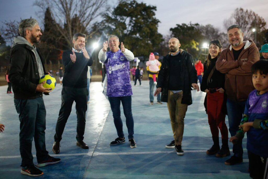 Villa Soldati: con la presencia de Matías Lammens, se inauguró la nueva cancha de futsal de Sacachispas