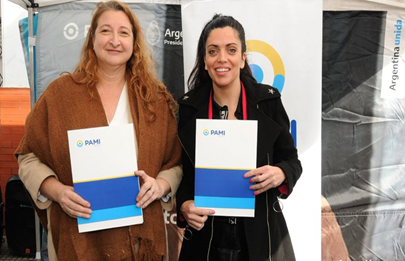 Firma de convenio entre la Defensoría y PAMI