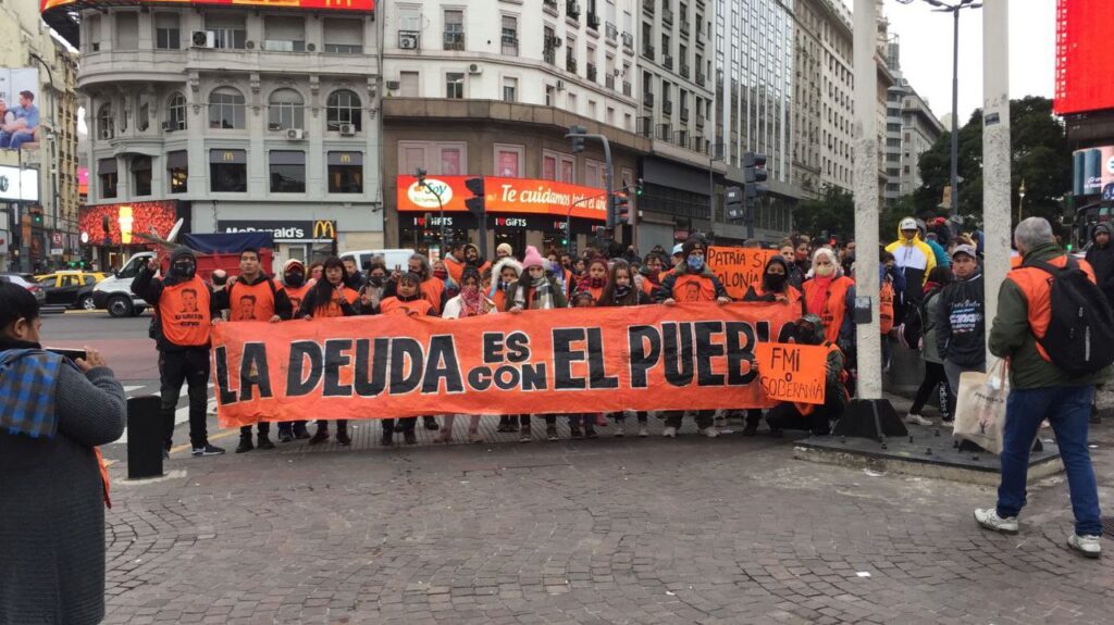 Organizaciones sociales repudian la cumbre del G7 con una movilización en Obelisco