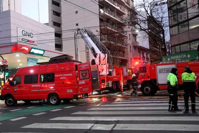 Recoleta: el trágico incendio habría iniciado por una falla en la batería de litio de un monopatín