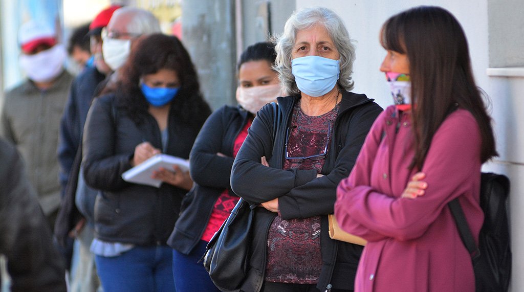 El barbijo dejó de ser obligatorio en CABA, pero Nación aclara que debe usarse en trenes y colectivos