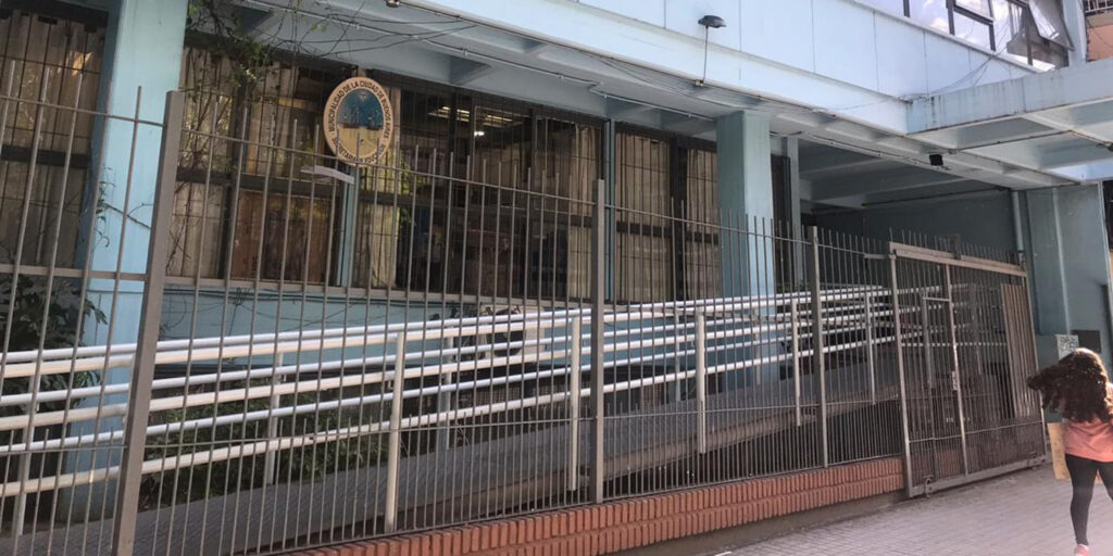 Caballito: estudiantes del Nacional 17 protestan contra un docente por incluir temas “antiderechos” en clases de ESI