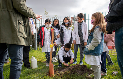 Jornada de plantaciones en Parque Chacabuco
