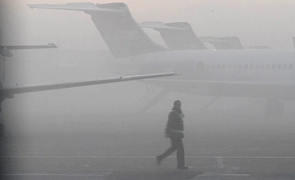 Por la niebla hubo cancelaciones y demoras en el Aeroparque y Ezeiza