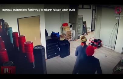 Roban en comercio y se llevan hasta un jamón crudo