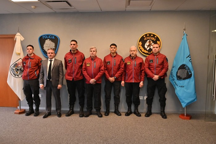 Distinguieron a cuatro oficiales de la Policía de la Ciudad por el rescate en el incendio de Recoleta