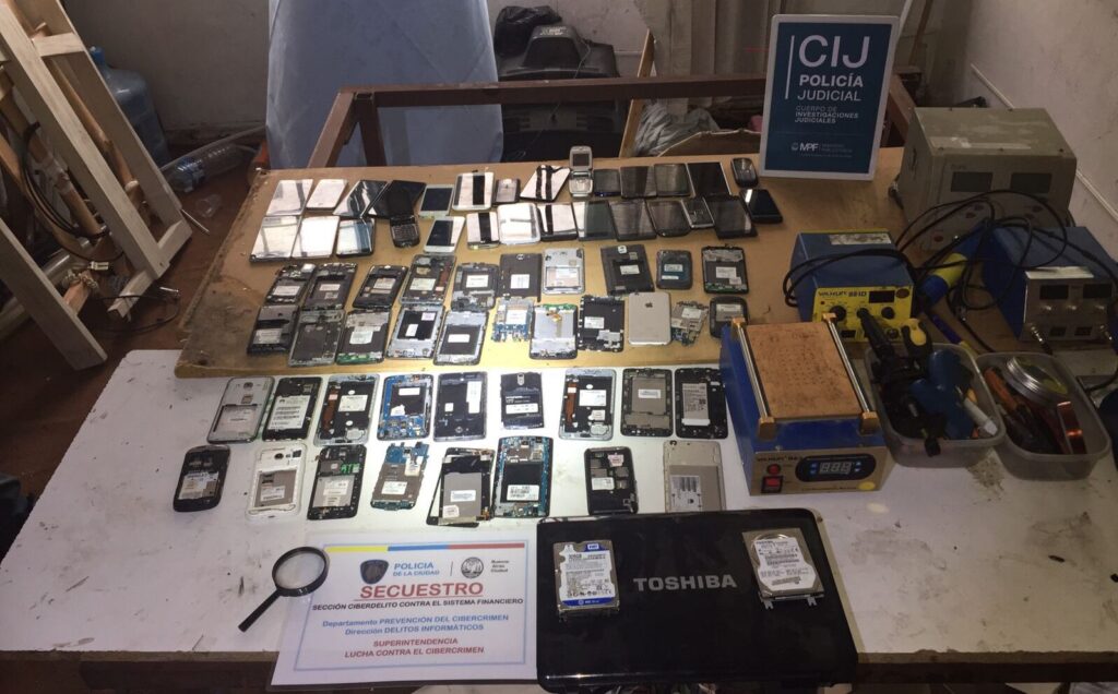 Cayó una banda que robaba celulares y vaciaba billeteras virtuales