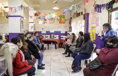 La Ministra Gómez Alcorta visitó un proyecto textil en Villa Lugano