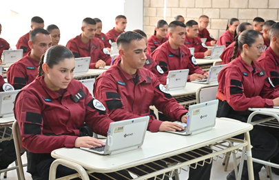 Más de 700 hombres y mujeres comienzan su instrucción para convertirse en oficiales de la Policía porteña