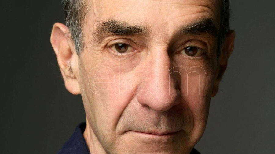 Marcelo Cohen fue distinguido con el premio Rosa de Cobre de la Biblioteca Nacional