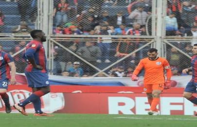Bajo Flores: A San lorenzo se le escapó sobre la hora