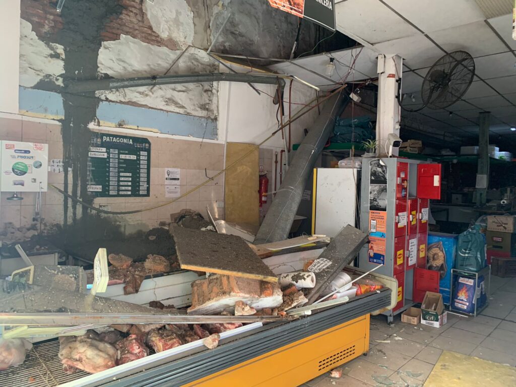 Tres heridos por el derrumbe en un super chino del barrio de Balvanera
