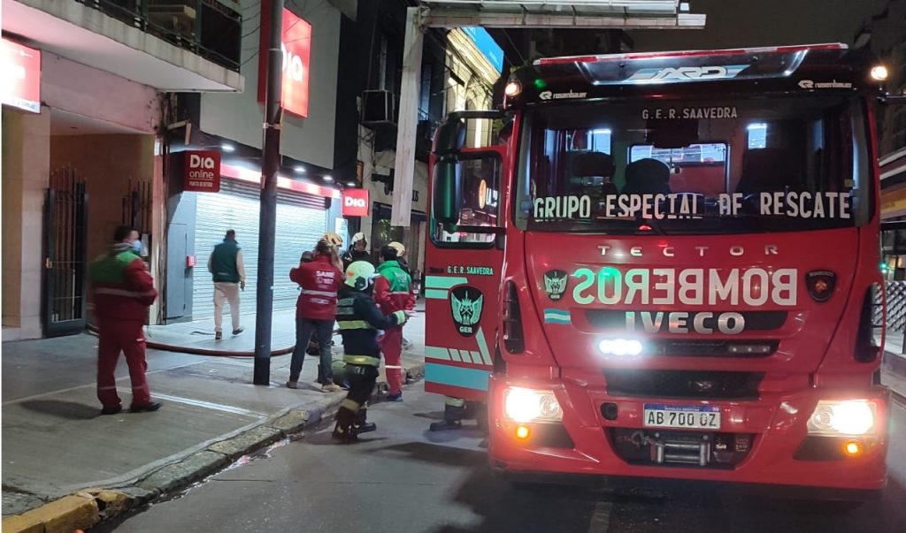 Incendio en un edificio de Cabildo al 3800