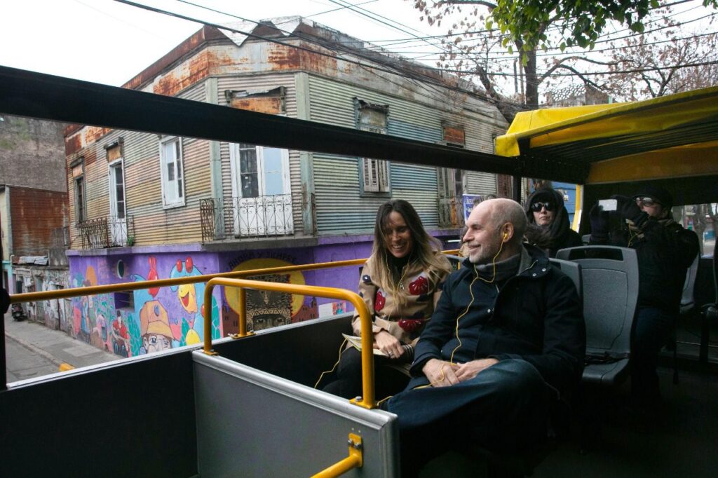 En el inicio de las Vacaciones de Invierno Larreta recorrió la Ciudad en el Bus Turístico