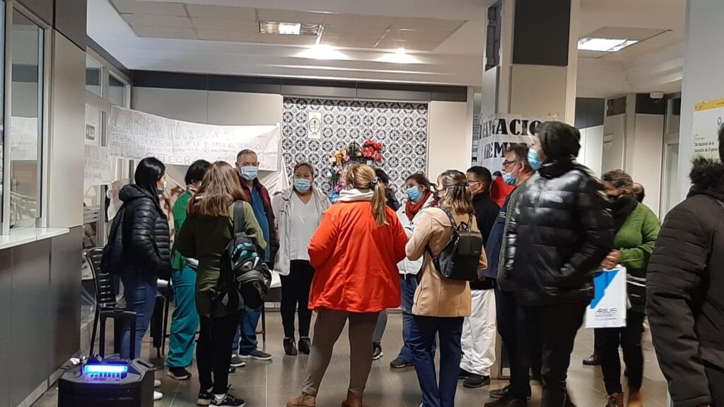 Ramos Mejía: trabajadores en alerta denuncian posible cierre de áreas por falta de personal