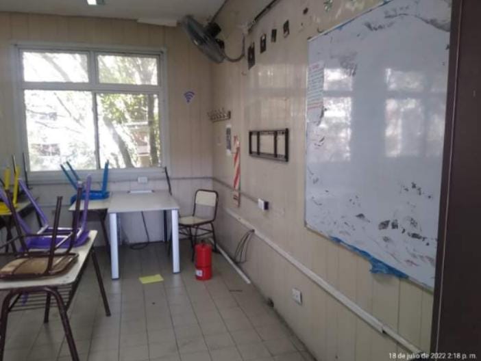 Robaron pantallas digitales, caloventores, matafuegos y equipos de sonido en una escuela pública en Villa Lugano