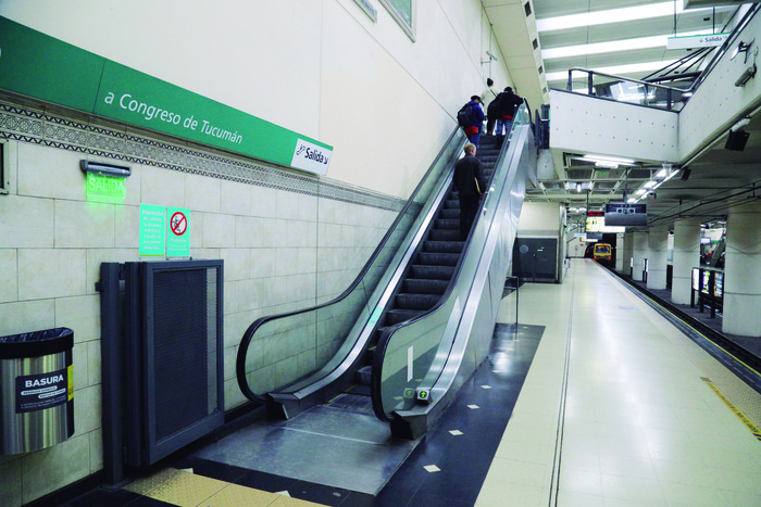 Ciudad renovará siete escaleras mecánicas del subte que tienen hasta 72 años de antigüedad
