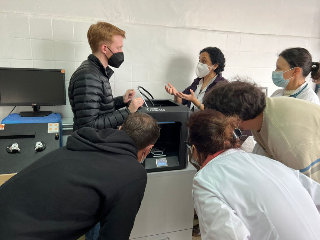 Barracas: empresas donan impresoras 3D al Hospital Elizalde para la sala de simulación