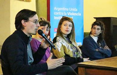 Charla sobre violencia institucional orientada a las personas migrantes