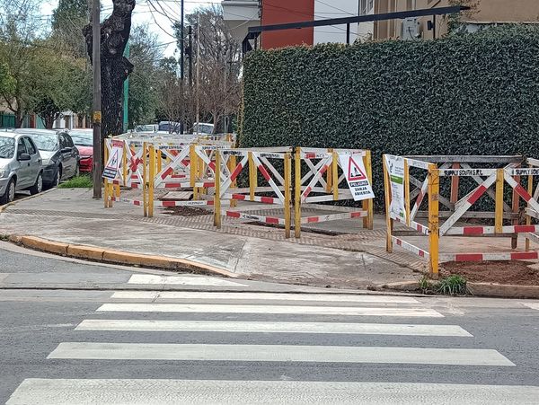 Vecinos exigen que tapen los pozos de Lugones y Vedia, abiertos hace un mes