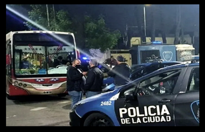 Vuelven a pedir el procesamiento de una policía que mató a un adolescente mientras robaba