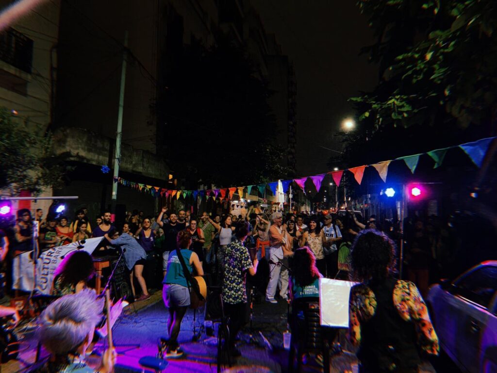 Identidades Abasto: charla sobre experiencias educativas en Aula Vereda – La Casa de Teresa