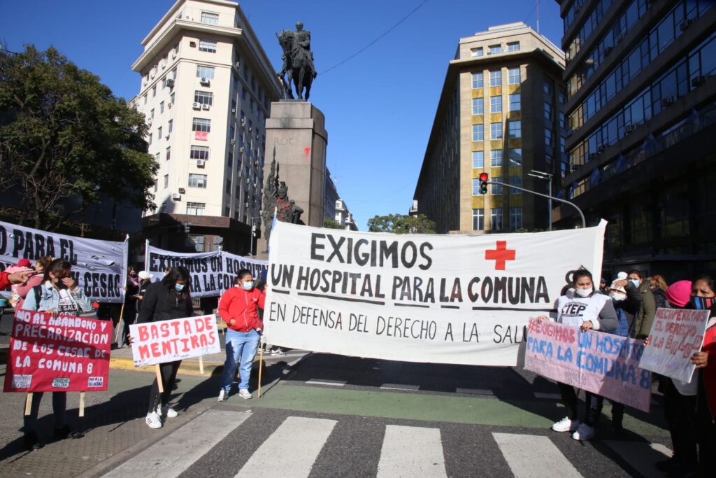 Vecinos protestaron frente a la Legislatura porteña por “un hospital para la Comuna 8”