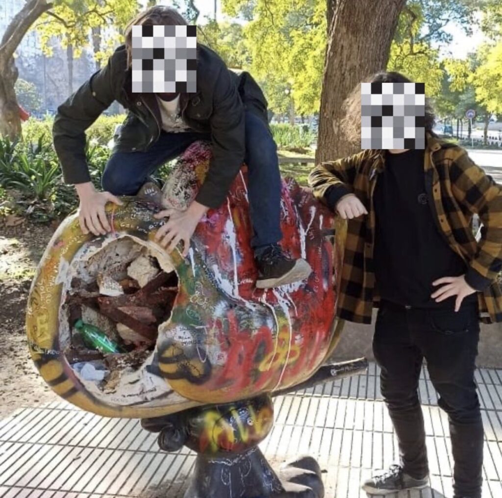 Nik dijo que hay unos 100 identificados por dañar la estatua de Gaturro: “No se puede hacer cualquier cosa en la vida”