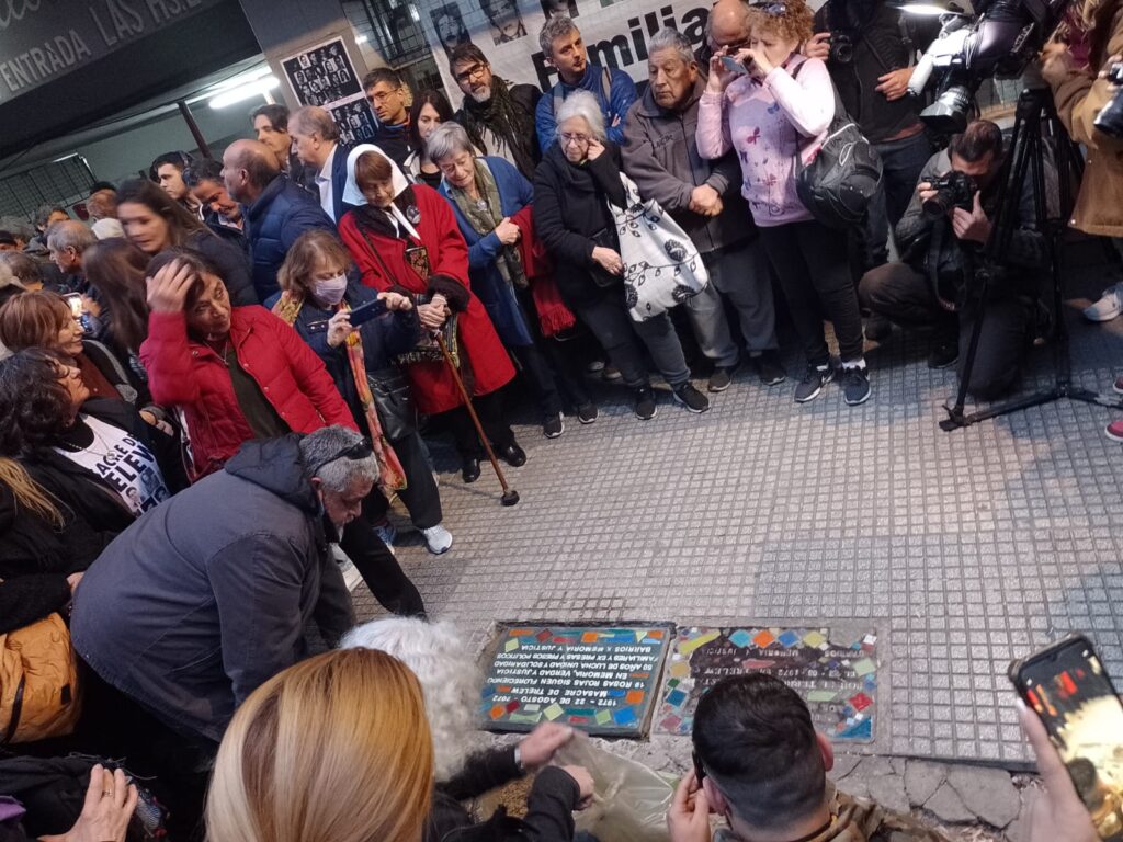 Almagro: a 50 años de la Masacre de Trelew, descubrieron una placa en la ex sede del PJ